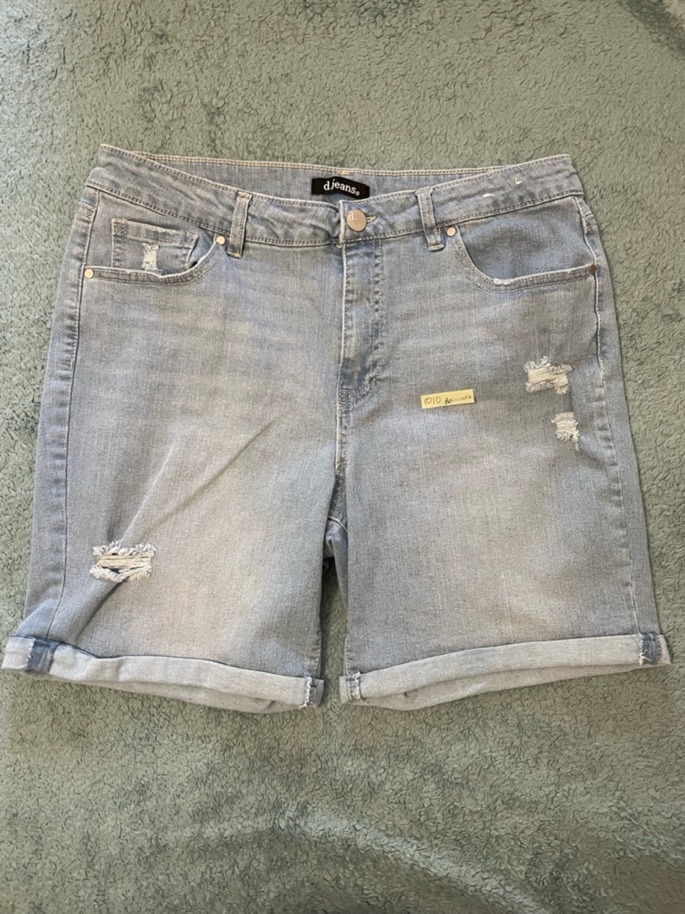 D. Jeans Women's Light Blue Distressed Denim Shorts